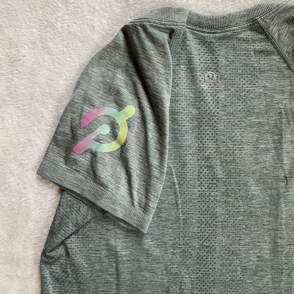 Lululemon Swiftly shirt x Peloton size 6